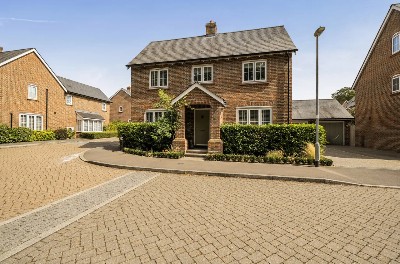 Buchanan Way, Binfield, Bracknell, Berkshire, RG42 4FE, photo 10