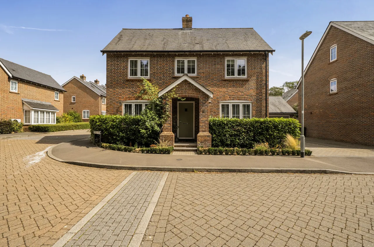 Buchanan Way, Binfield, Bracknell, Berkshire, RG42 4FE, photo 9