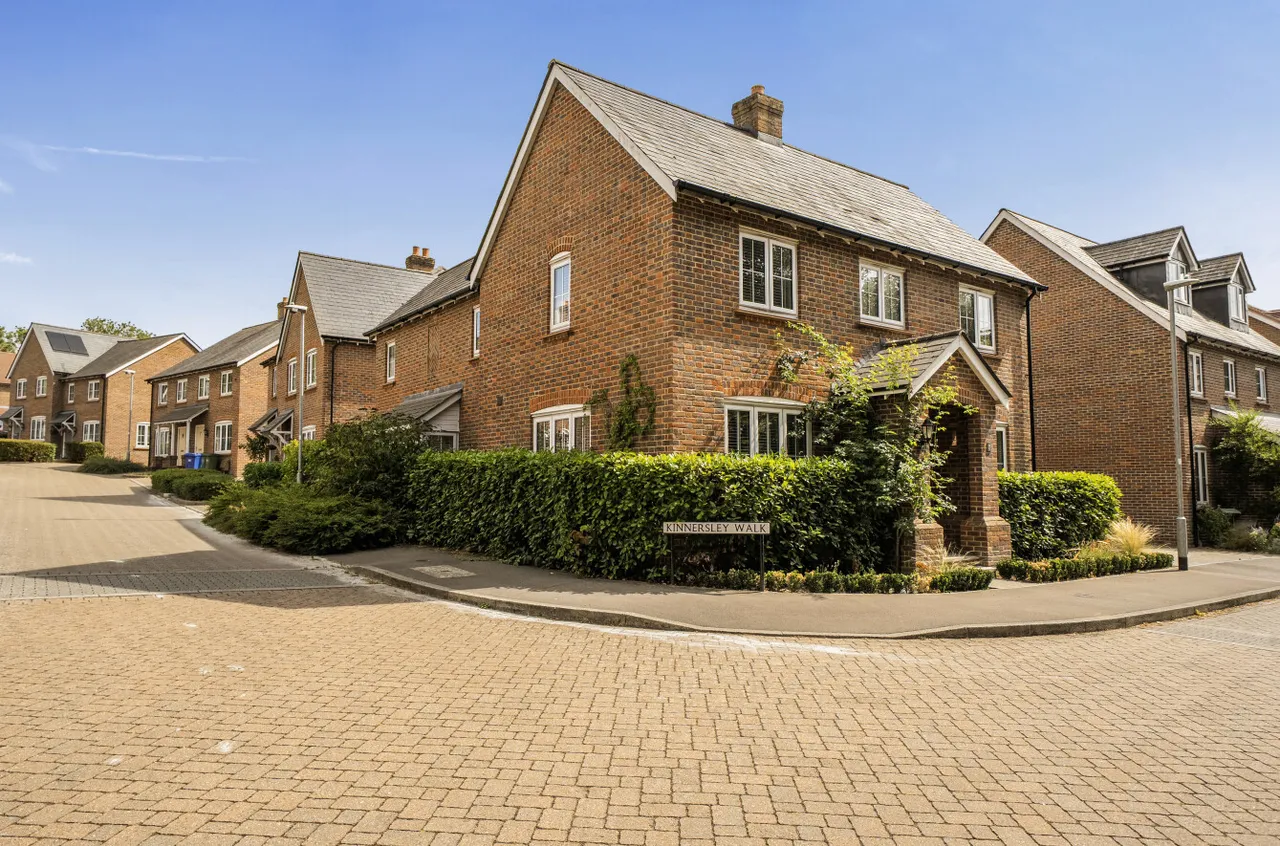 Buchanan Way, Binfield, Bracknell, Berkshire, RG42 4FE, photo 11