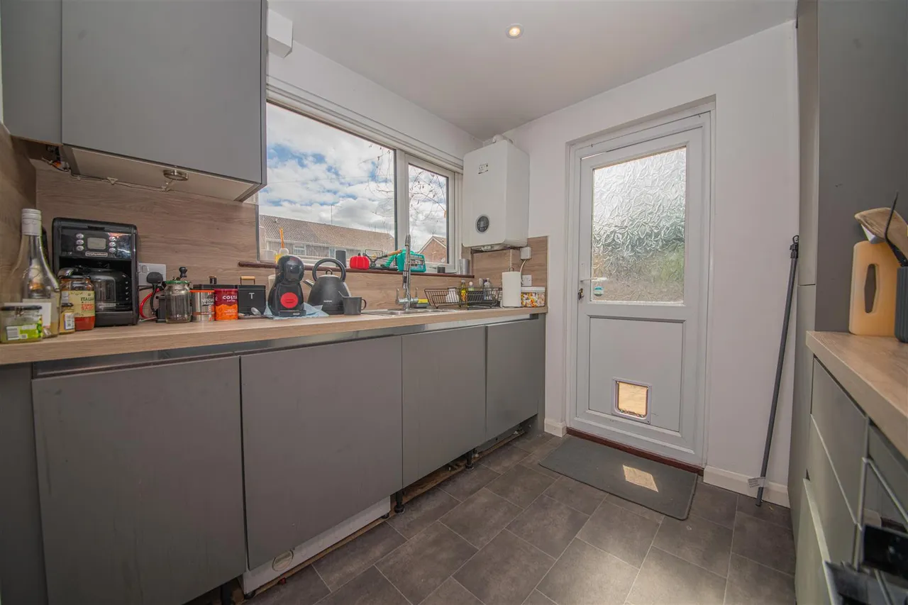 Eastleigh Road, Fair Oak, Eastleigh, Hampshire, SO50 7JD, photo 2