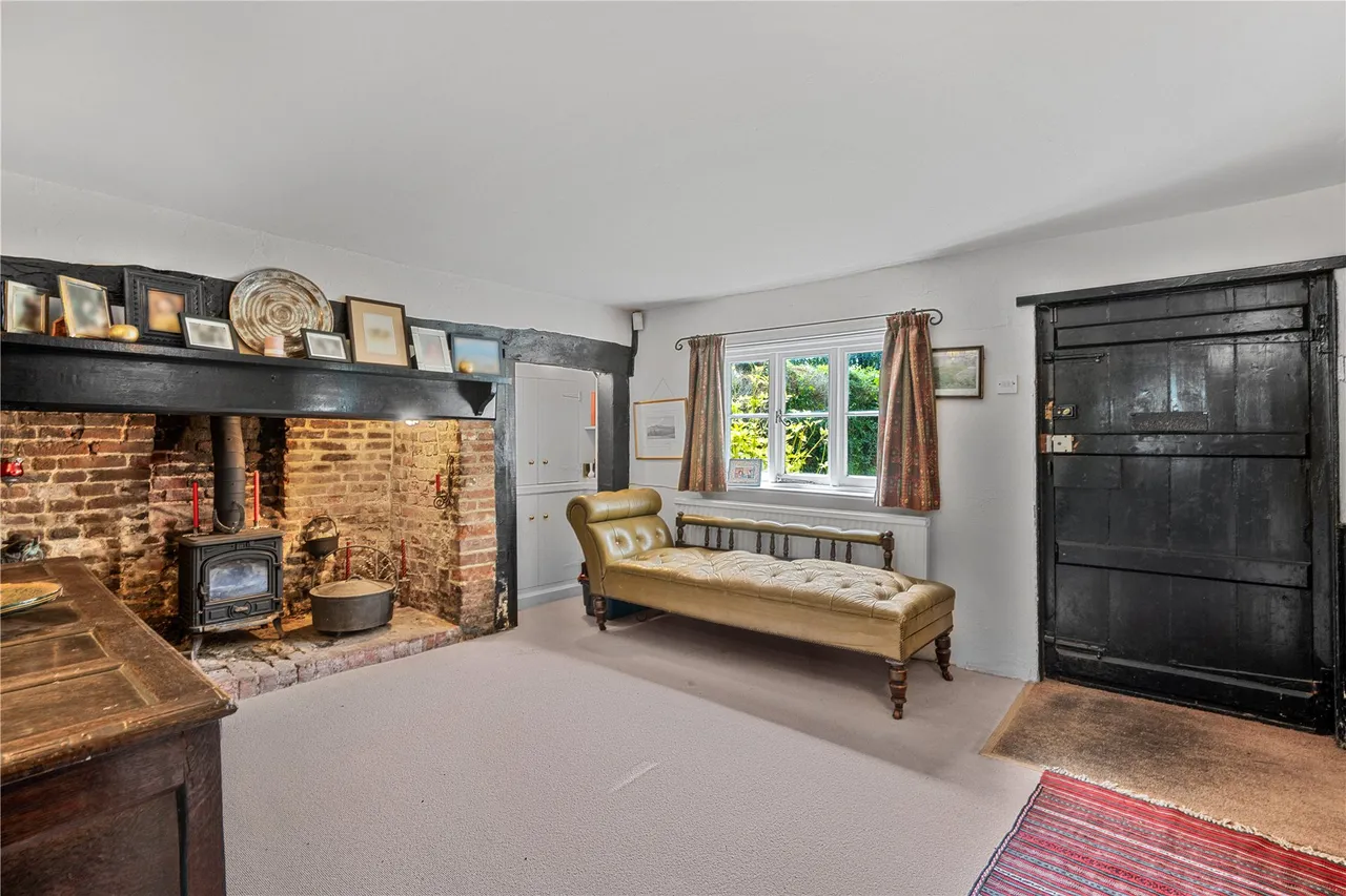 Guildford Road, West End, GU24, photo 3
