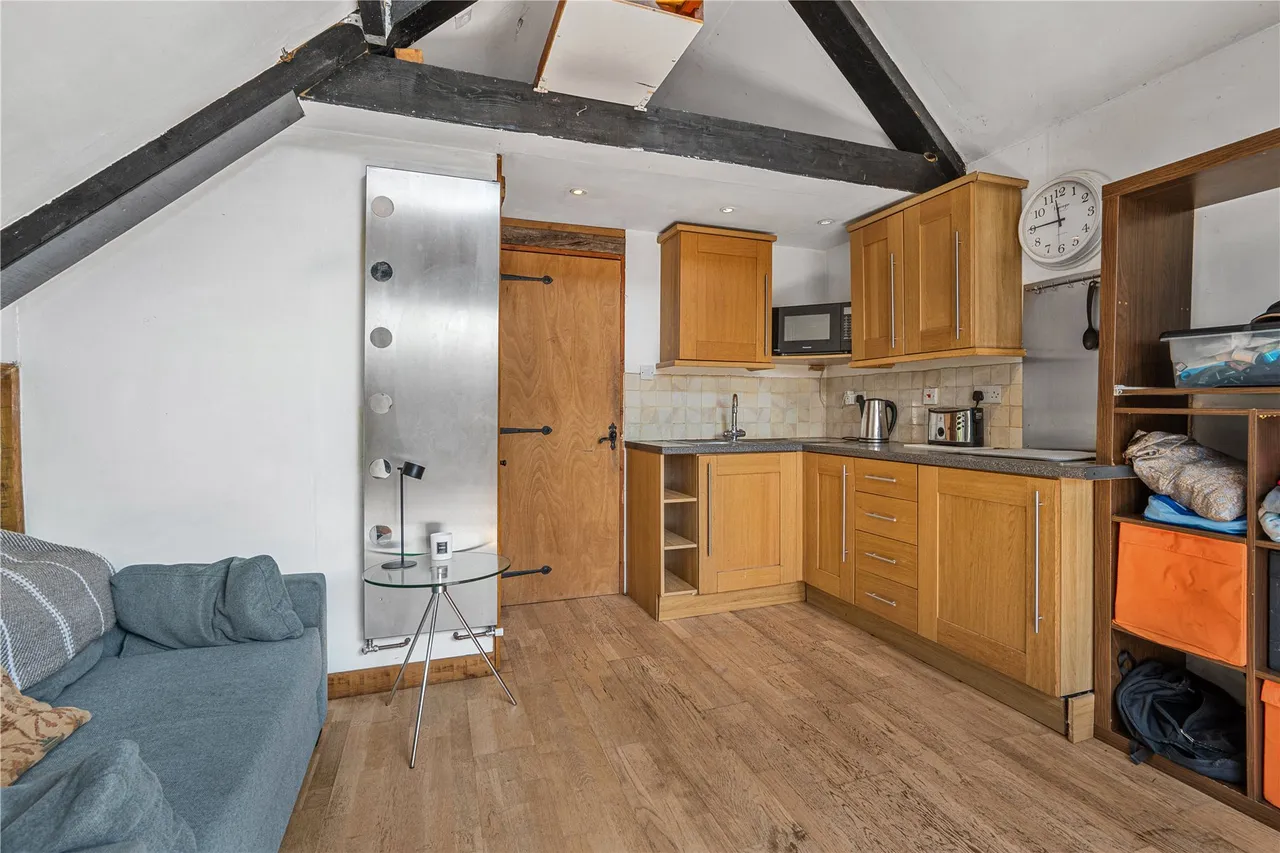 Guildford Road, West End, GU24, photo 22
