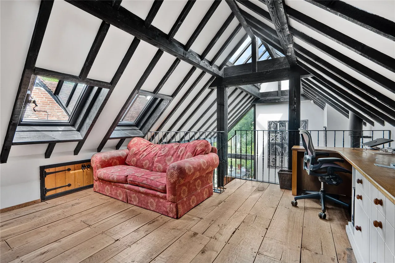 Guildford Road, West End, GU24, photo 18