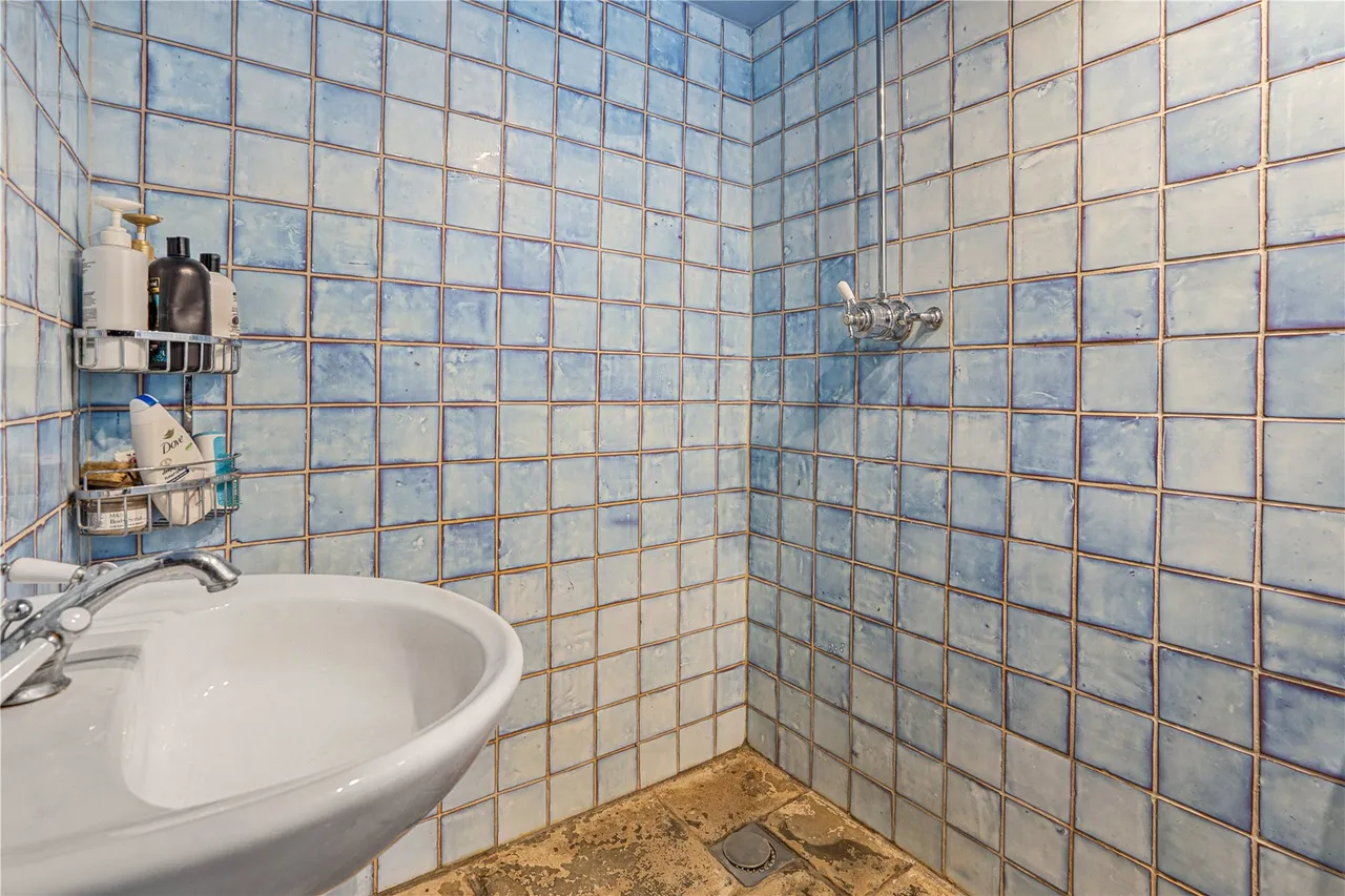 Guildford Road, West End, GU24, photo 19