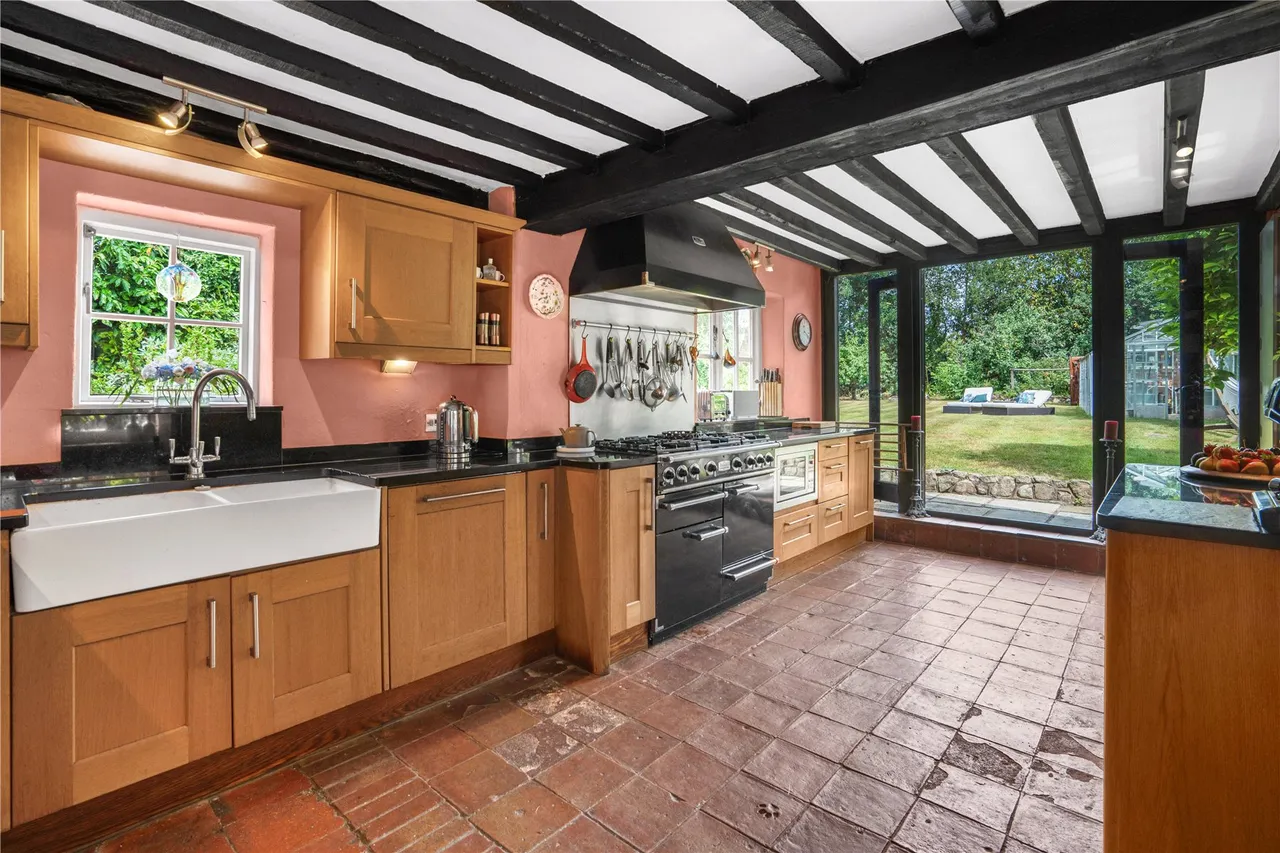 Guildford Road, West End, GU24, photo 8