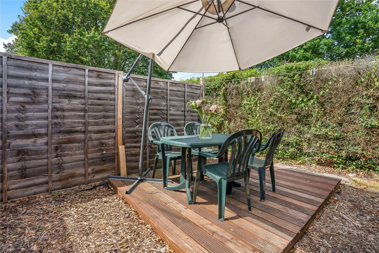 Guildford Road, West End, GU24, photo 24