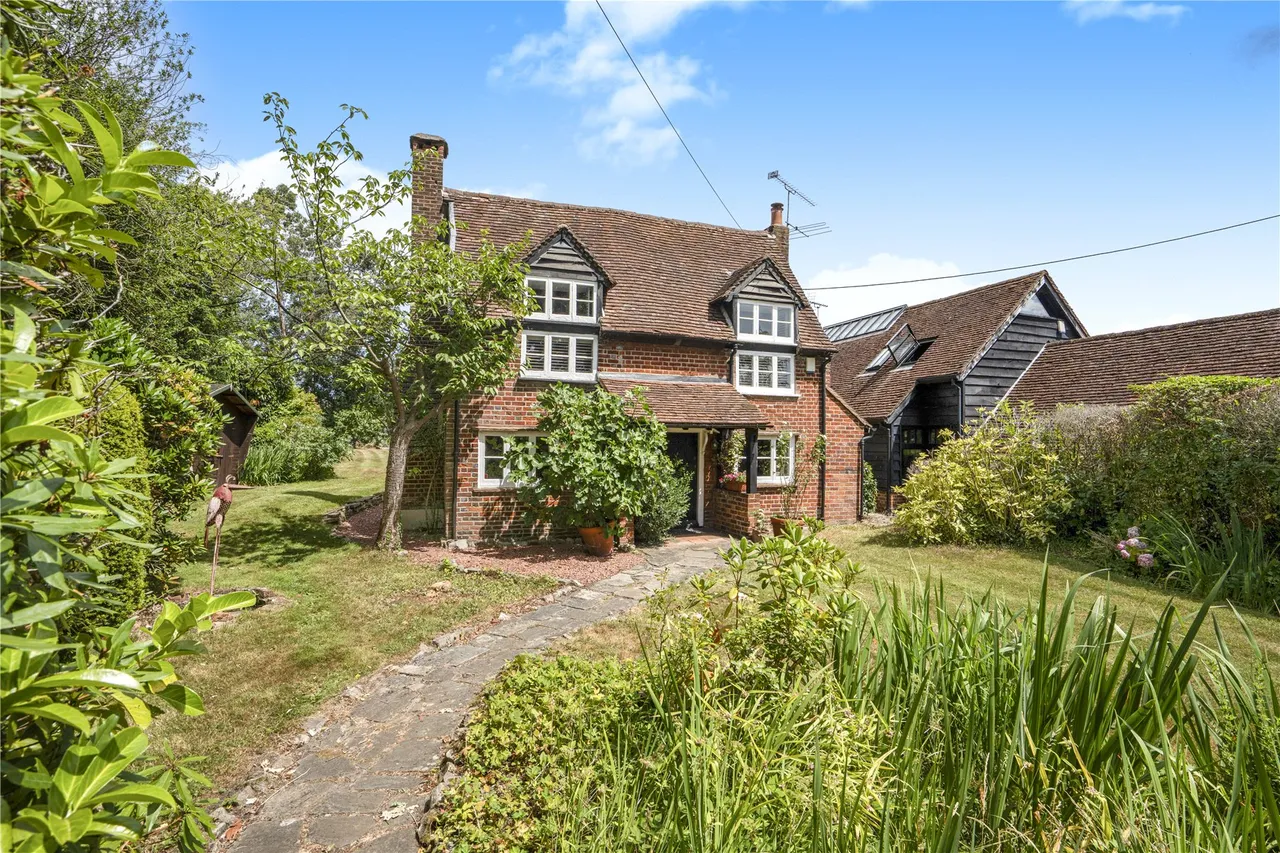 4 bed house for sale, Guildford Road, West End, GU24