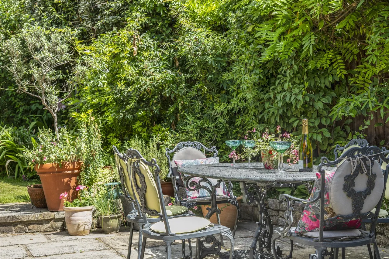 Guildford Road, West End, GU24, photo 30