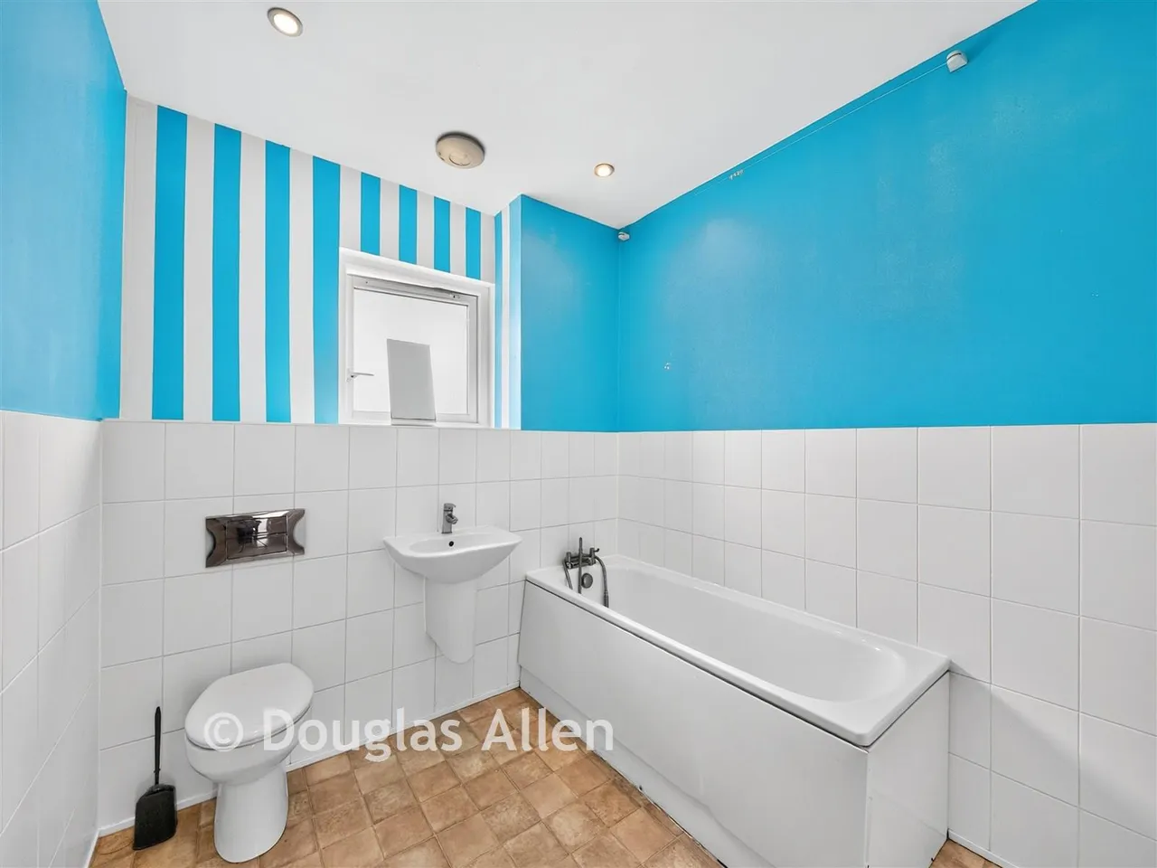 Davey Gardens, Barking, IG11, photo 6