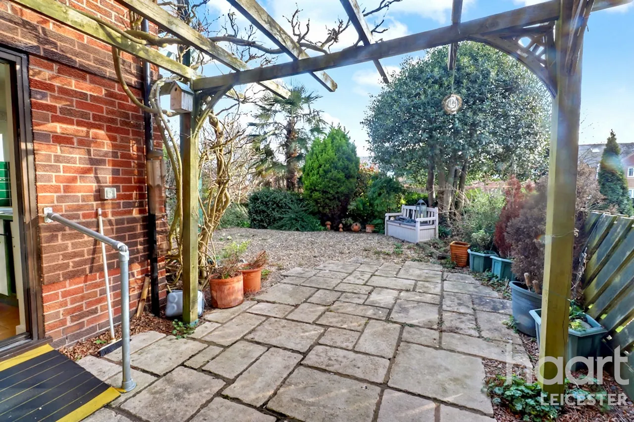 Hawthorne Drive, Leicester, LE5, photo 13