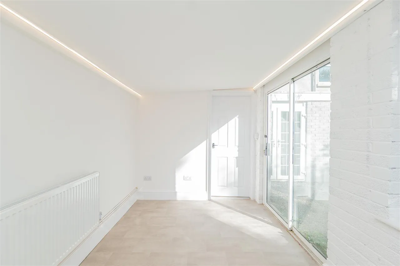 Park Place, Abertillery, NP13, photo 37