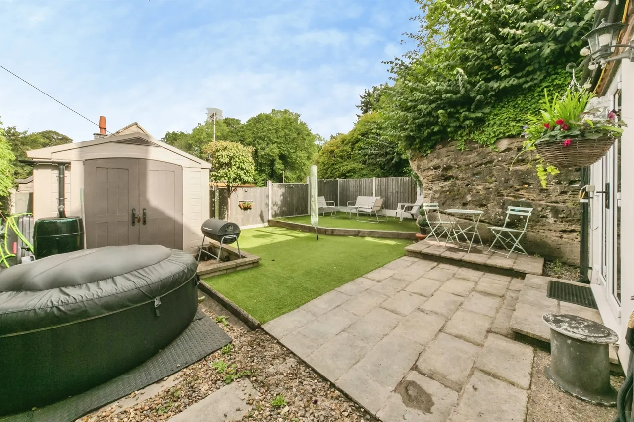 New Road, Alton, ST10, photo 17