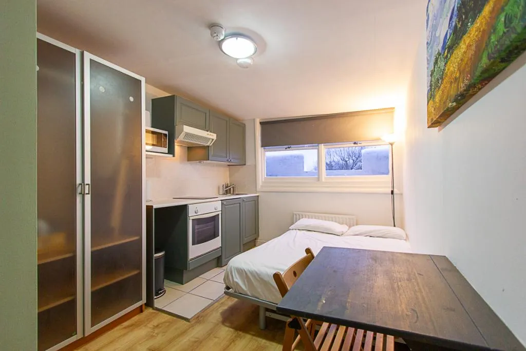 property to rent, West Cromwell Road, Earls Court, SW5
