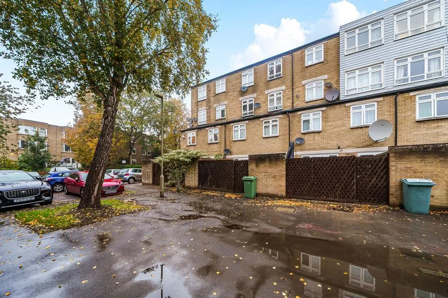 2 bed flat for sale, Colemans Hill, Headington, OX3