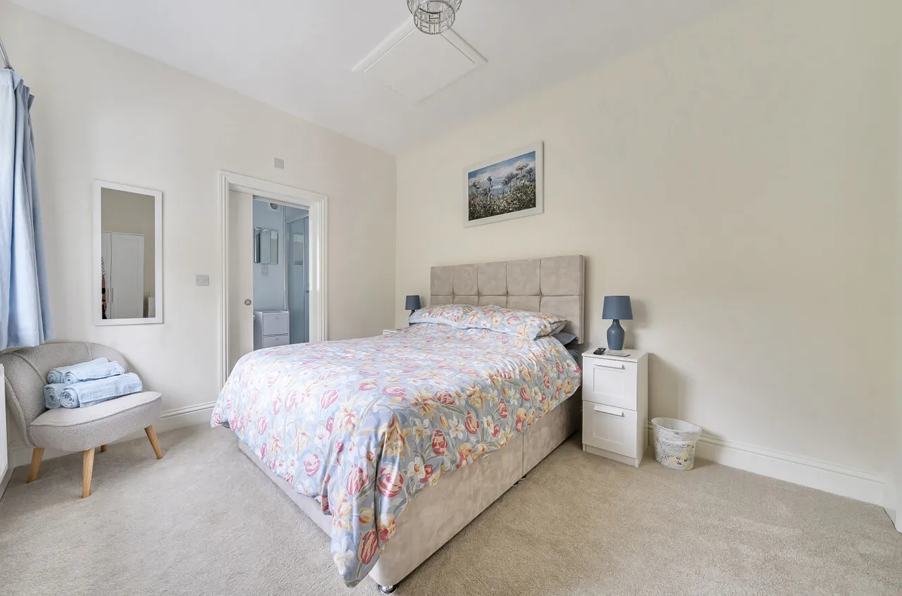 Van, Llanidloes, photo 28
