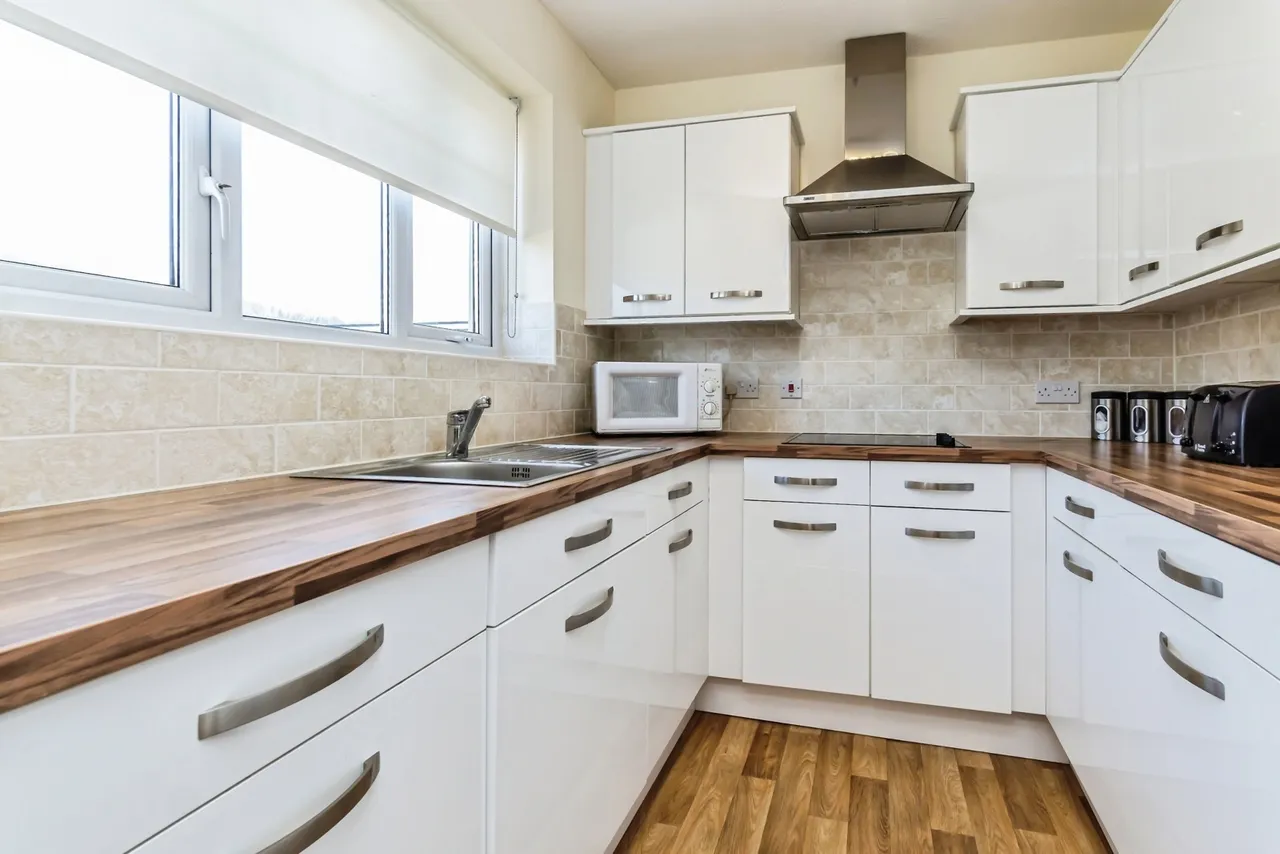 Caterham Lodge, 2 Stafford Road, Caterham, Surrey, CR3, photo 3