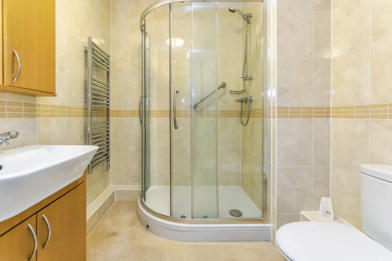 Caterham Lodge, 2 Stafford Road, Caterham, Surrey, CR3, photo 10