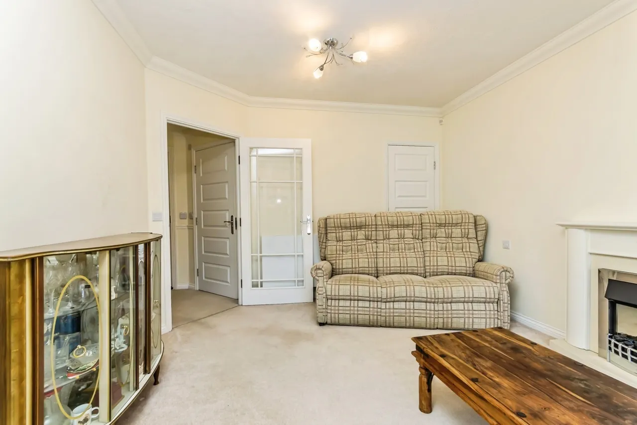 Caterham Lodge, 2 Stafford Road, Caterham, Surrey, CR3, photo 11