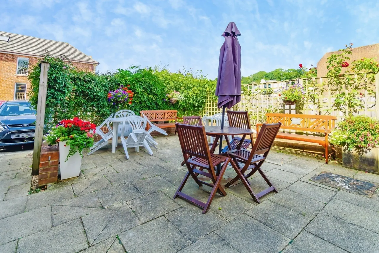 Caterham Lodge, 2 Stafford Road, Caterham, Surrey, CR3, photo 7