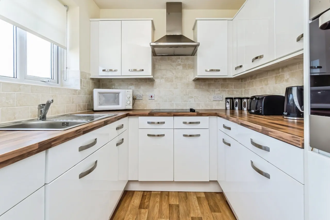 Caterham Lodge, 2 Stafford Road, Caterham, Surrey, CR3, photo 8