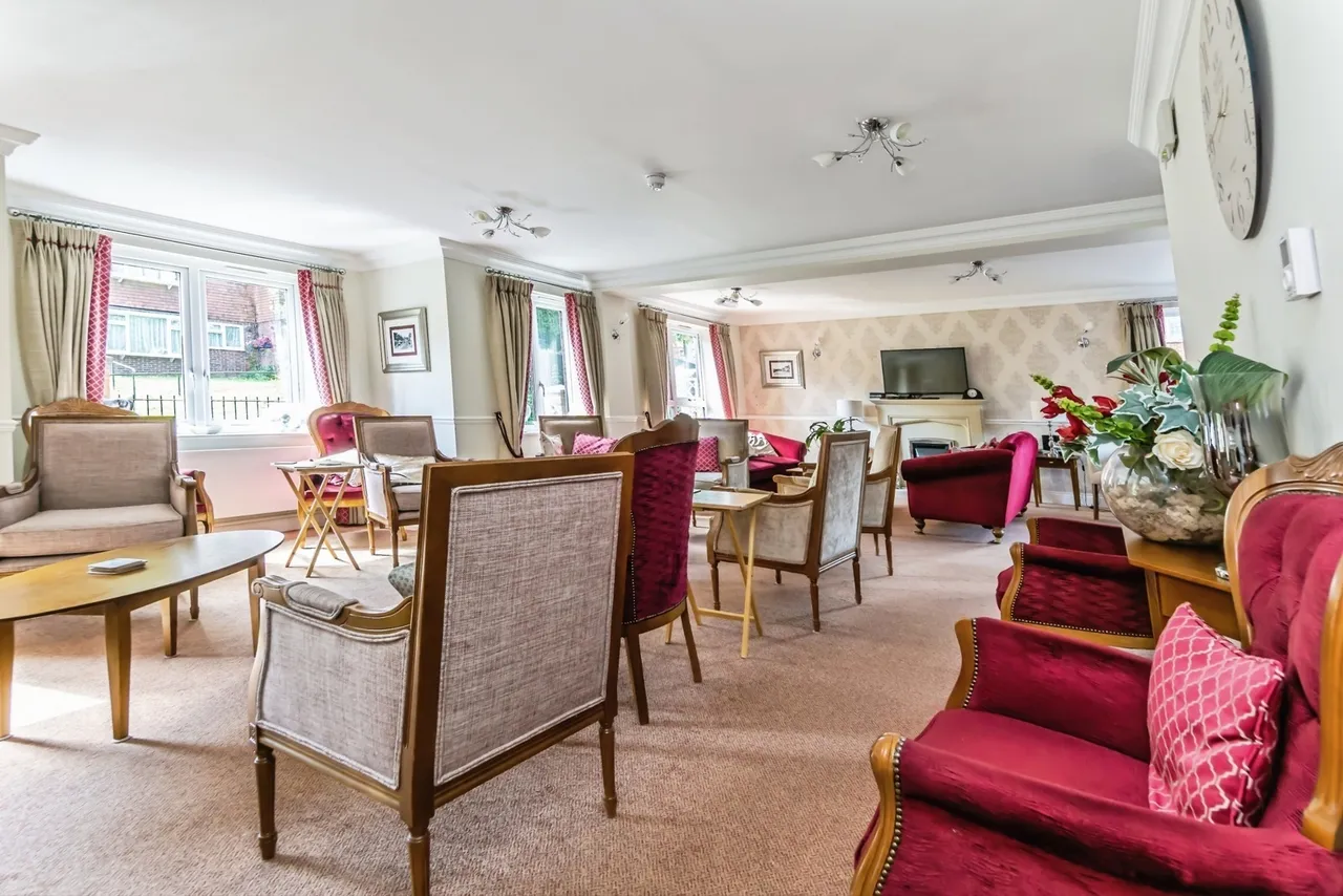 Caterham Lodge, 2 Stafford Road, Caterham, Surrey, CR3, photo 5