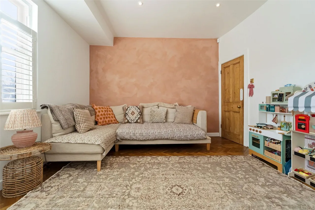 Myrtle Road, Hampton Hill, TW12 1QB, photo 5