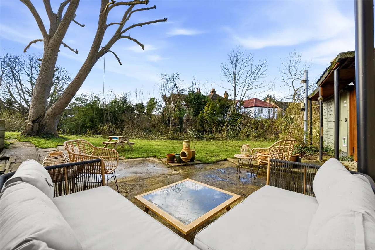 Myrtle Road, Hampton Hill, TW12 1QB, photo 3