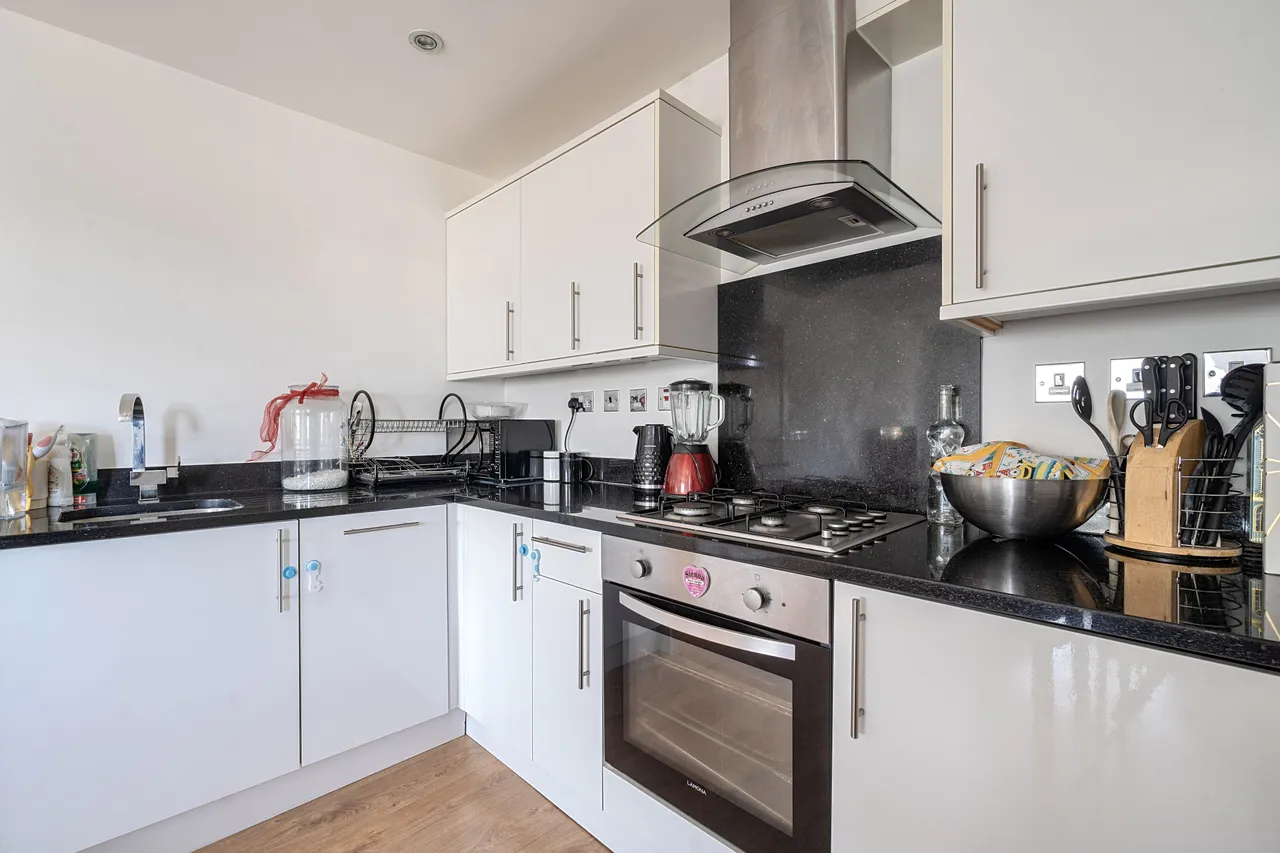 Flat 5, Capital House, 454 Larkshall Road, London, photo 11
