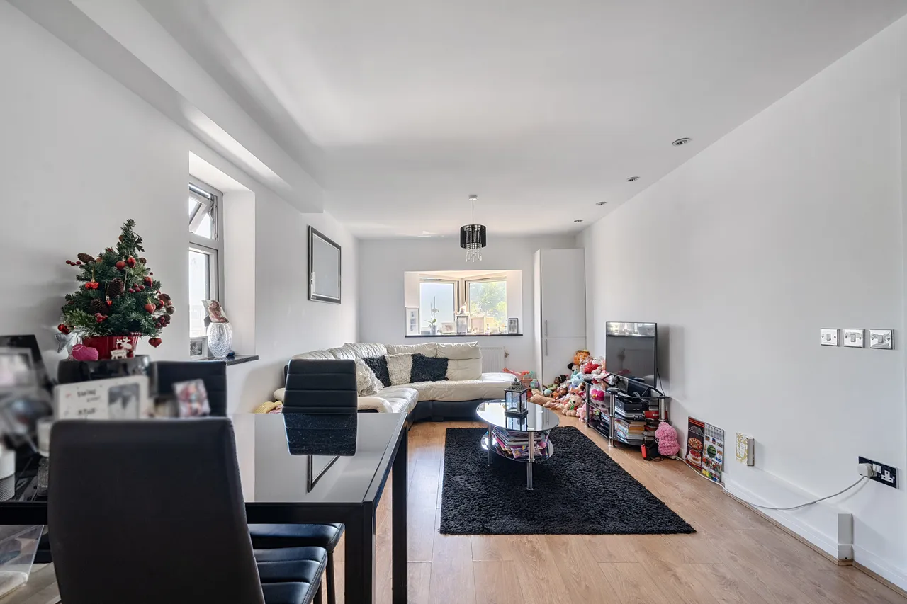 Flat 5, Capital House, 454 Larkshall Road, London, photo 6