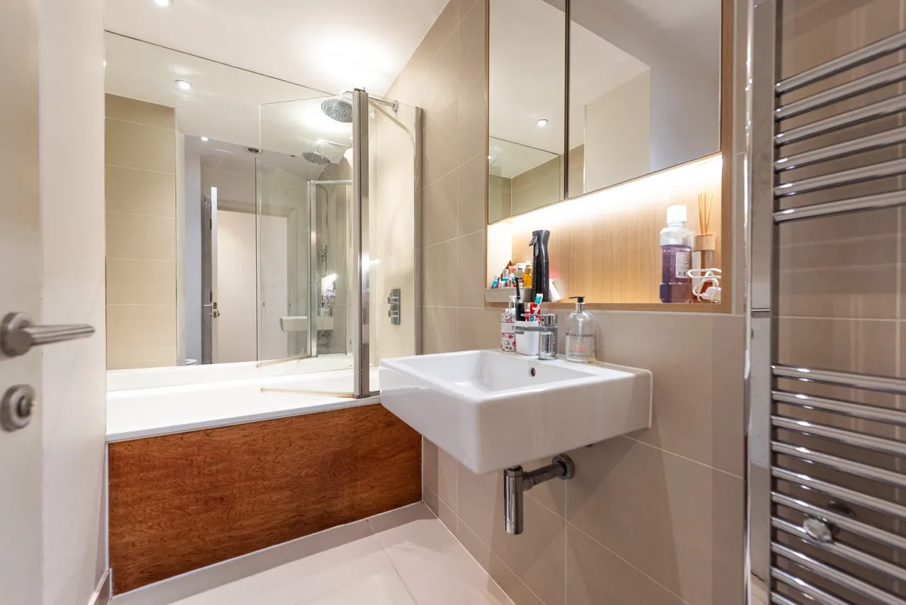 Flat 3, Paulston House, 1-3 Totteridge Lane, London, photo 6