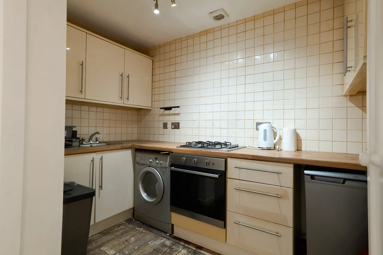 Low Lane, Horsforth, LS18, photo 5