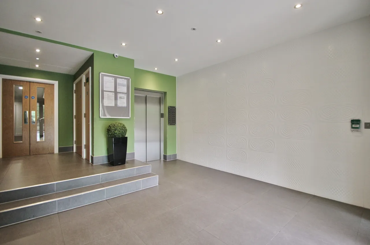 Roehampton Lane, Roehampton, SW15, photo 19