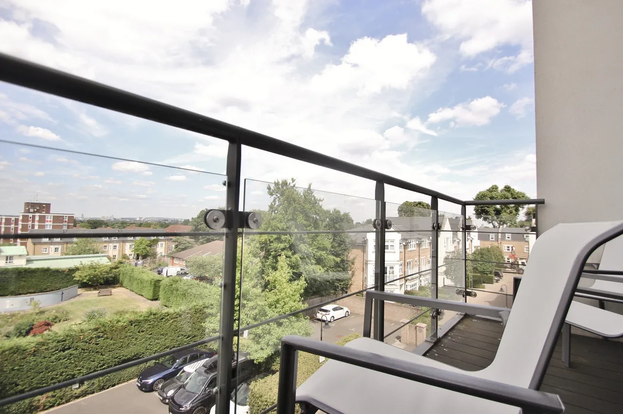 Roehampton Lane, Roehampton, SW15, photo 3