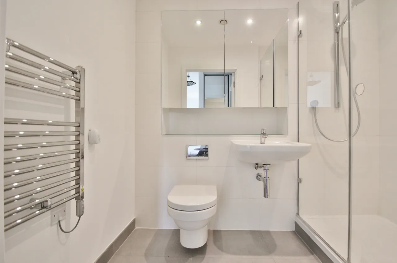 Roehampton Lane, Roehampton, SW15, photo 18