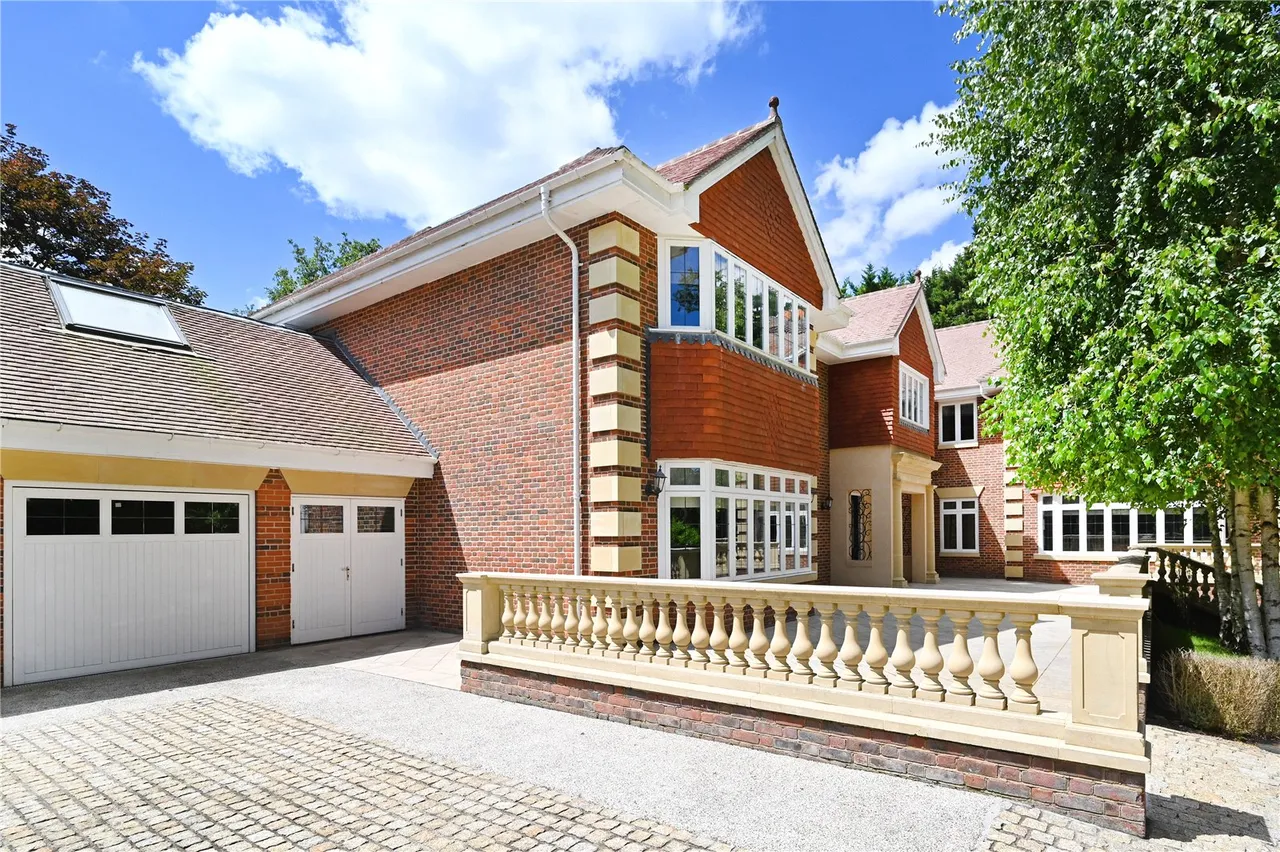 6 bed house for sale, Camp End Road, St George's Hill, KT13