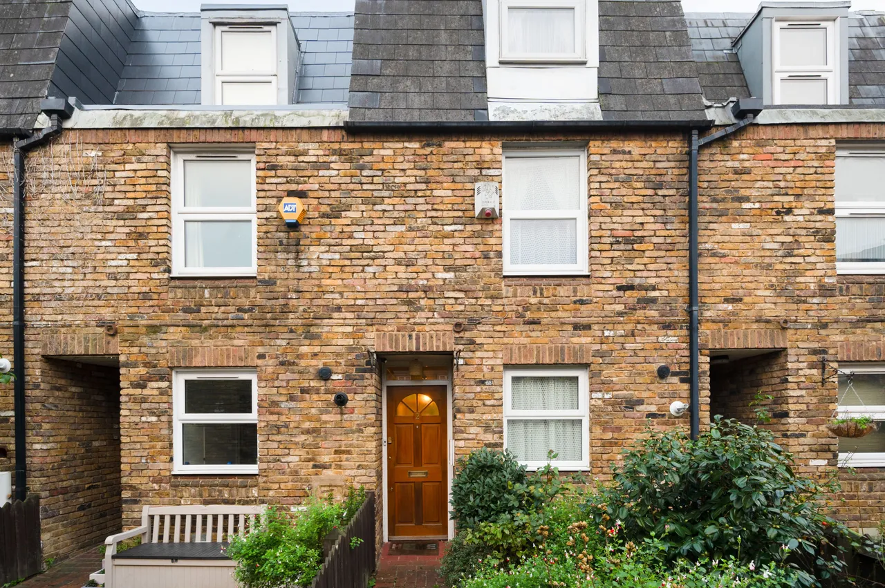 3 bed house for sale — 2 Rosetta Close, London