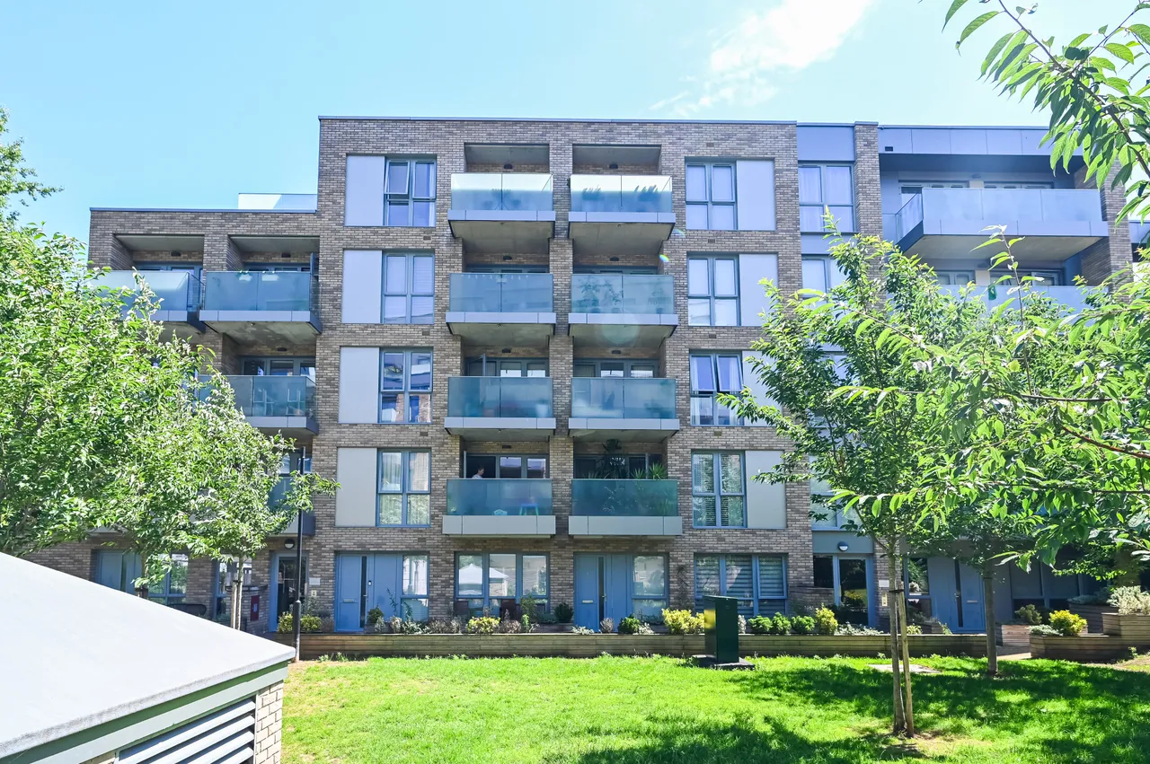 3 bed flat for sale — Flat 28, Glace Apartments, LONDON