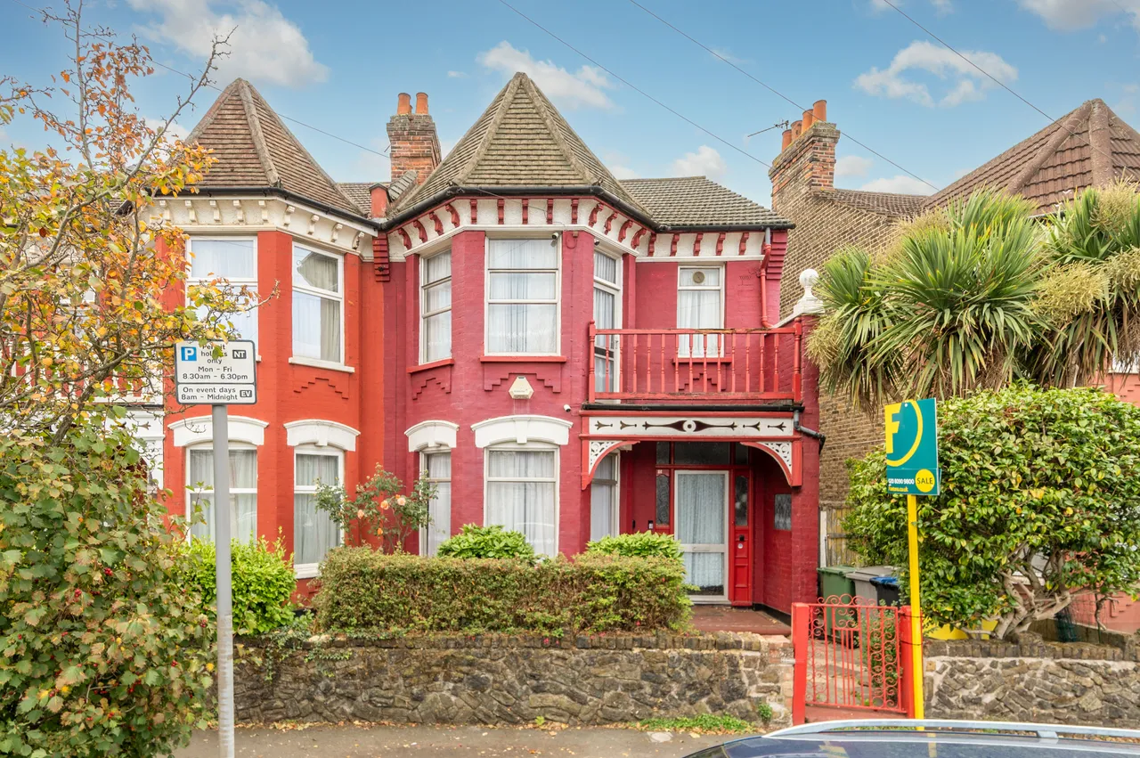 3 bed house for sale, London, NW10