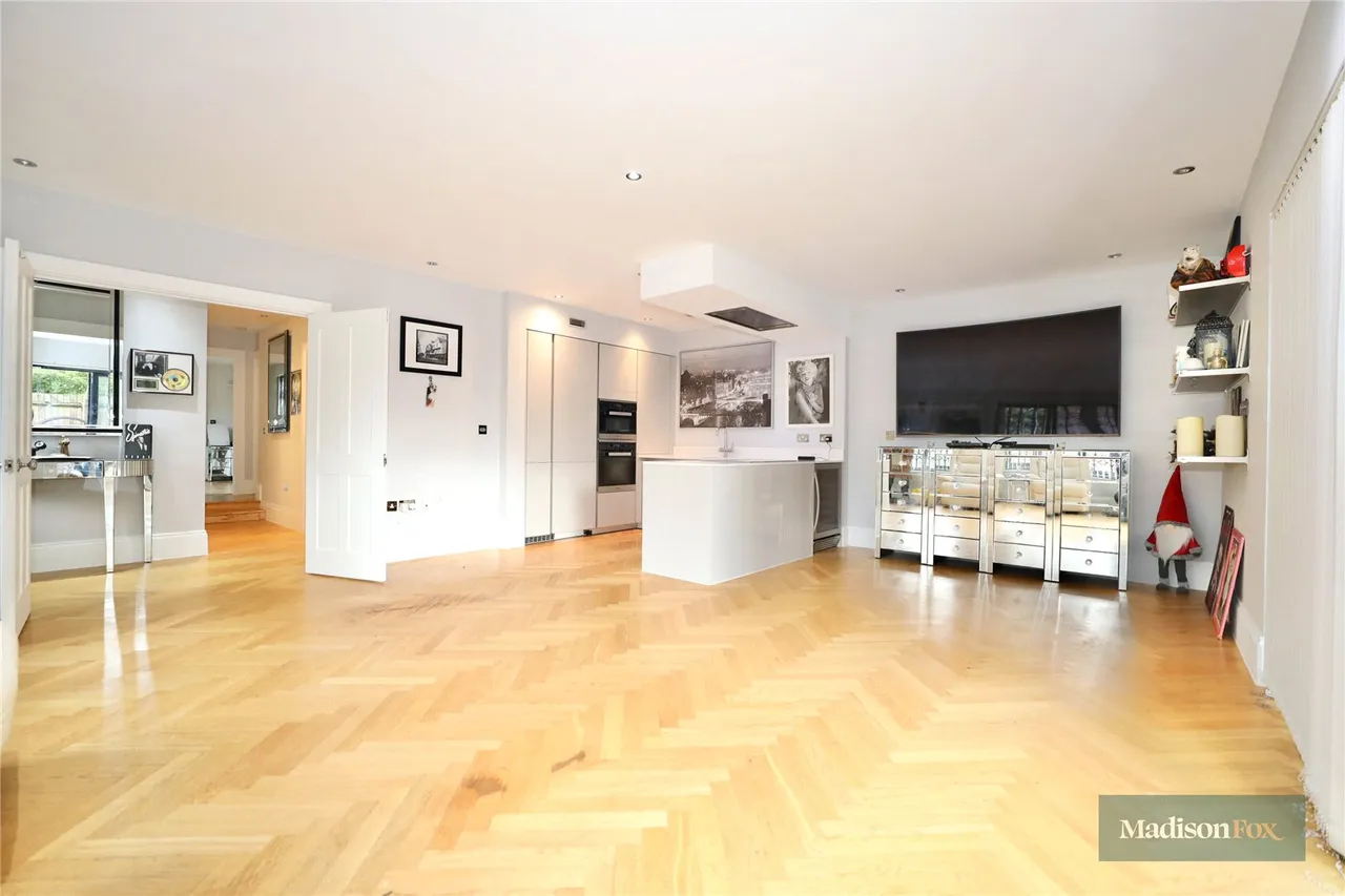 Lingmere Close, Chigwell, IG7, photo 6