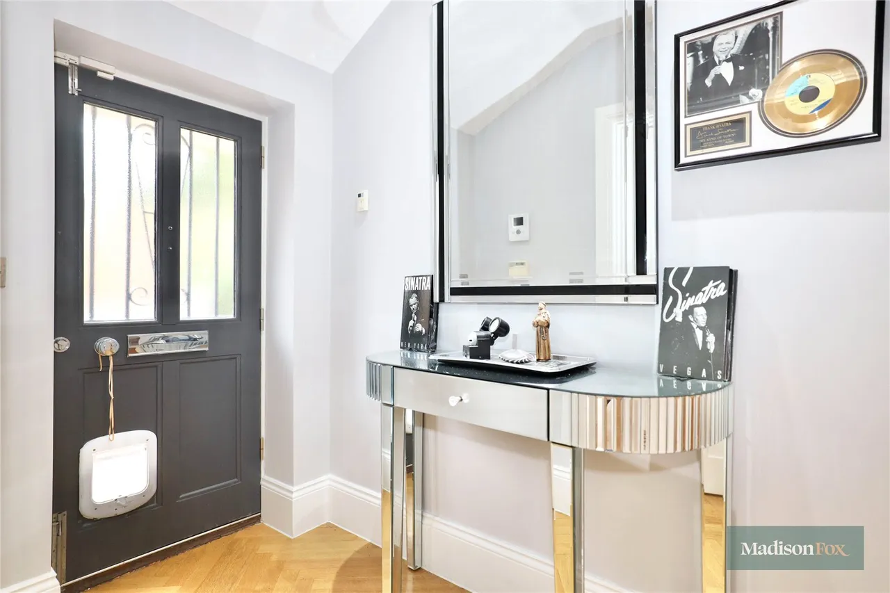 Lingmere Close, Chigwell, IG7, photo 12