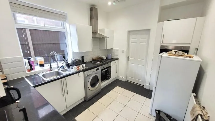 St. Saviours Road, Coalville, LE67, photo 6