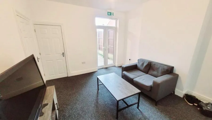 St. Saviours Road, Coalville, LE67, photo 4