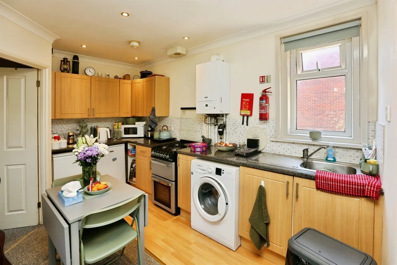 Whitworth Crescent, Southampton, photo 12