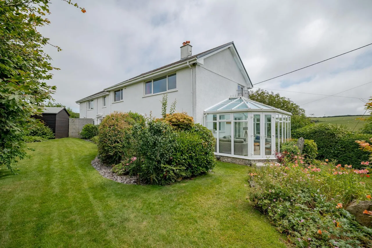 An exceptional 7-Bedroom home with flexible living and stunning Rhossili location, photo 46
