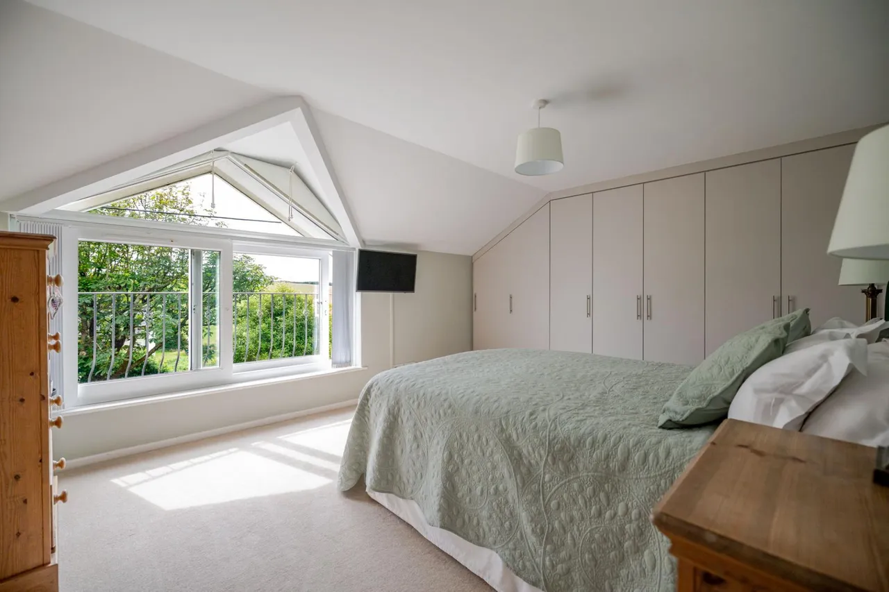 An exceptional 7-Bedroom home with flexible living and stunning Rhossili location, photo 35