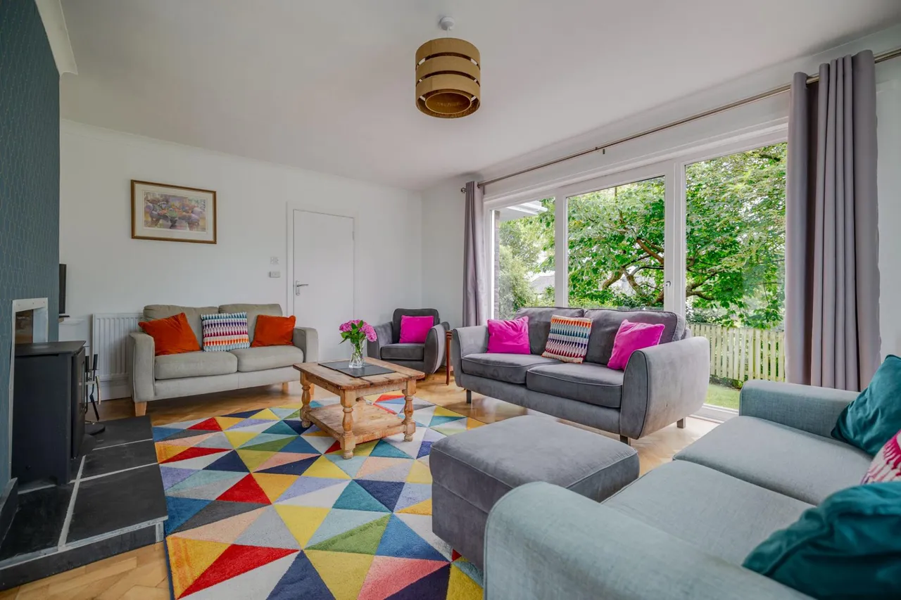 An exceptional 7-Bedroom home with flexible living and stunning Rhossili location, photo 6