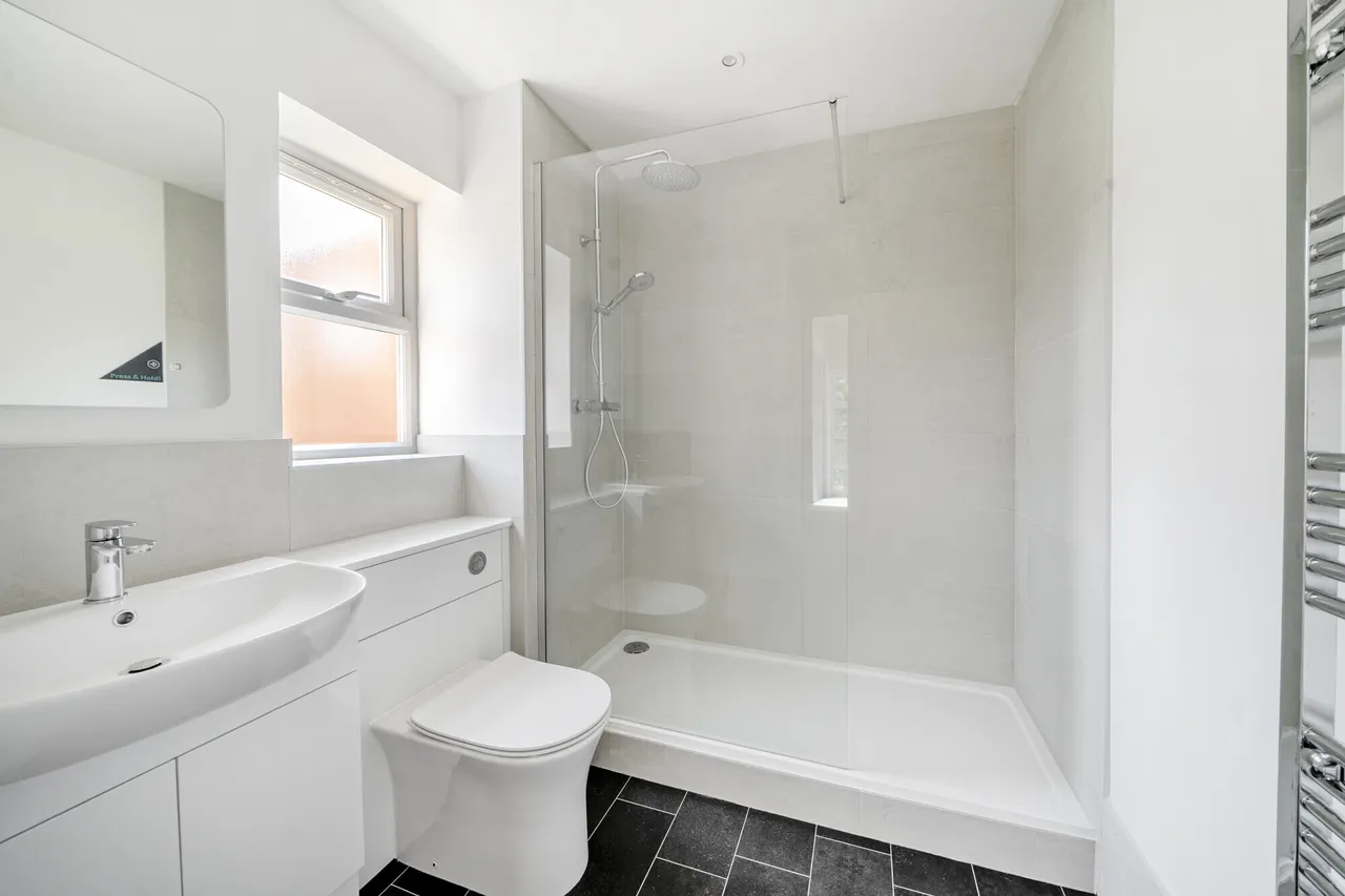 Hale Place, Farnham, GU9, photo 6