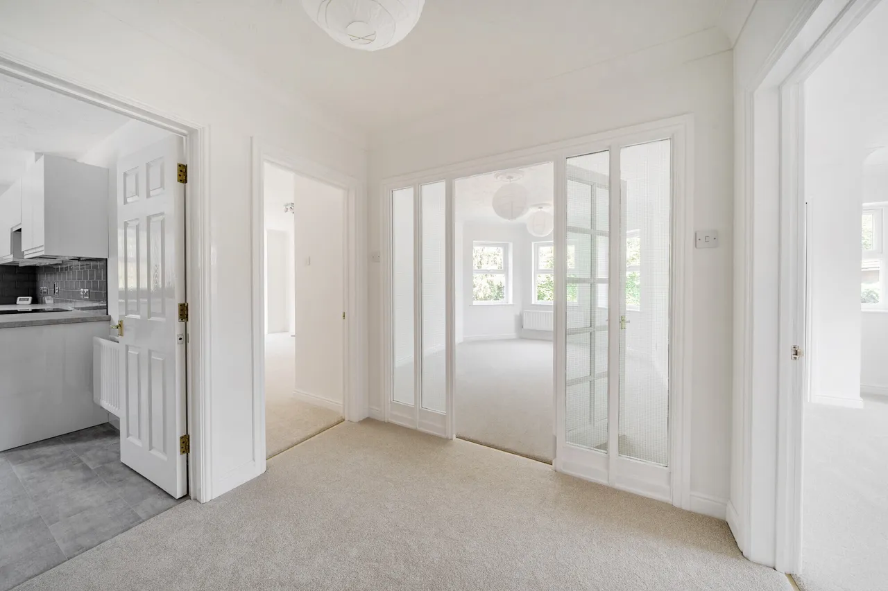 Hale Place, Farnham, GU9, photo 9