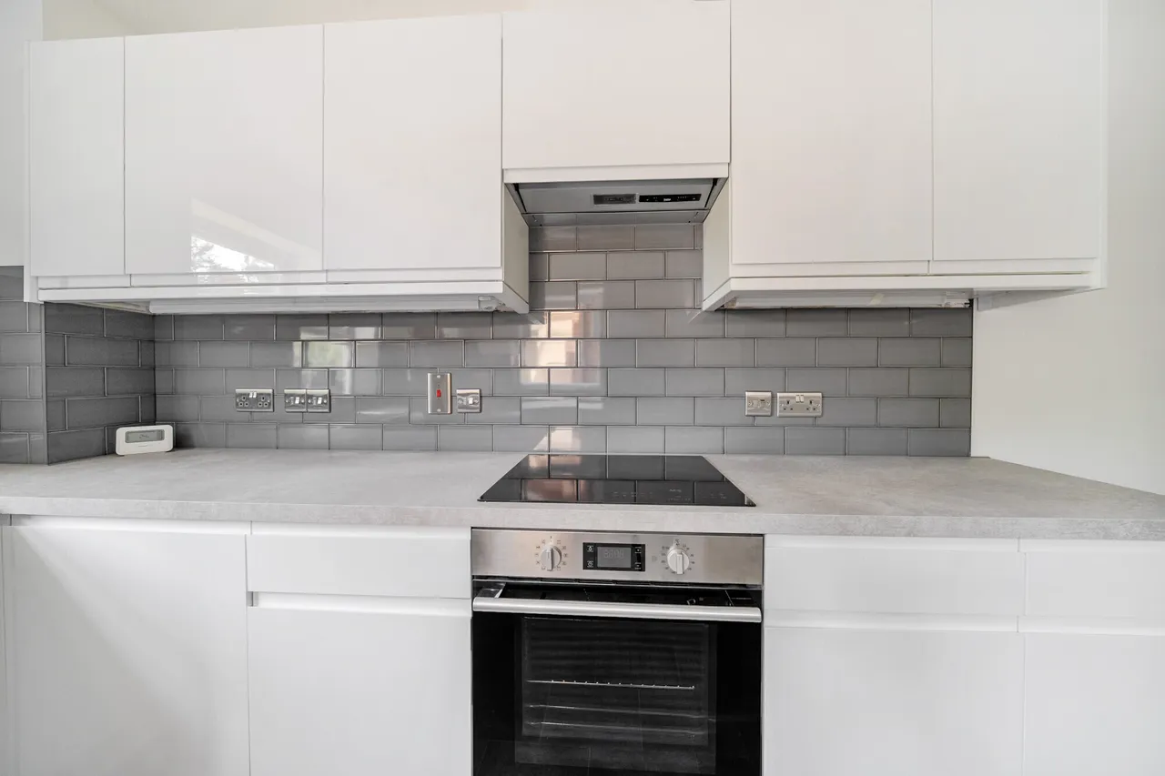 Hale Place, Farnham, GU9, photo 10