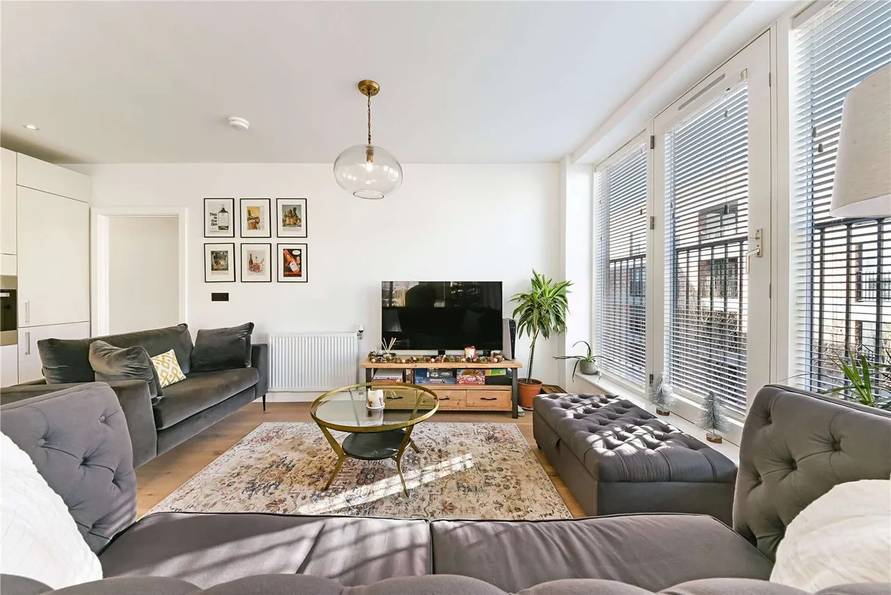 2 bed flat to rent — Smeed Road, London, E3 2TF